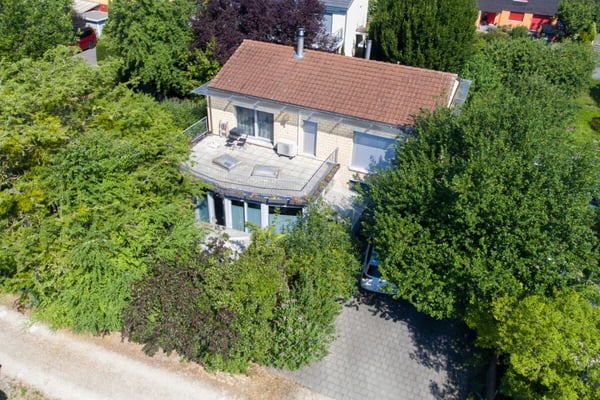 Charmantes Haus mit Bauland 1