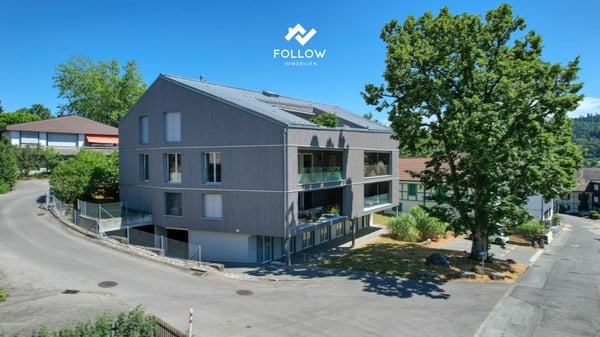 Lichtdurchfluteter Wohntraum: Elegante 4.5-Zimmer-Wohnung an bester Lage in Brügg 1