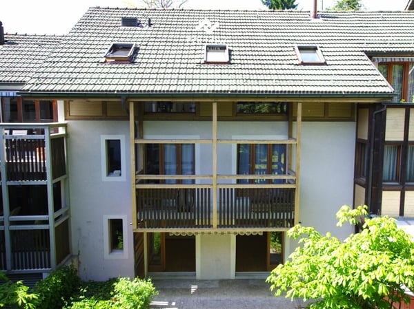 Gemütliche und teilsanierte 3.5 Zimmer Wohnung mit Gartensitzplatz 10