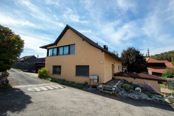 aussergewöhnliche 3,5-Zimmer-Wohnung mit viel Charme und 2 Terrassen