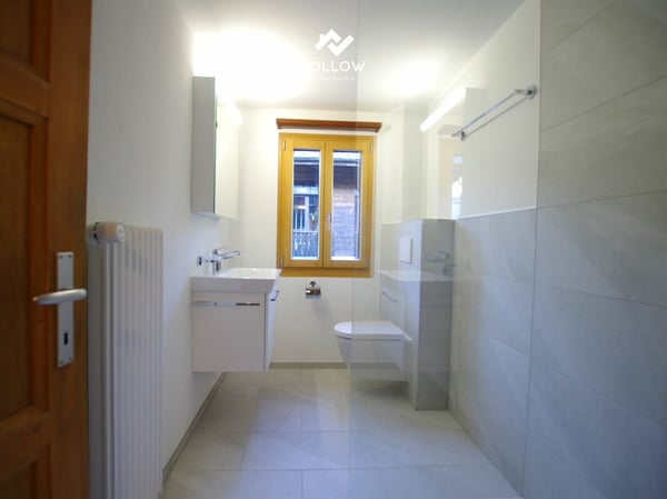Grosse, teilrenovierte und familienfreundliche 2.5-Zimmer-Wohnung mit Balkon und Gartenanteil im Dorfzentrum von Fiesch 6