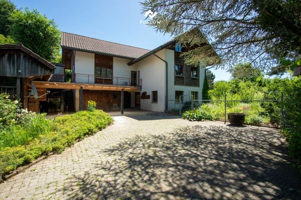 Ein Zuhause für Mensch und Tier - 7.5 Zimmer, Einliegerwohnung und Nebengebäude 2