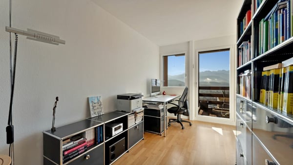 Traumhafte Panorama -und Seesicht mit eigenem Gartenanteil! 8