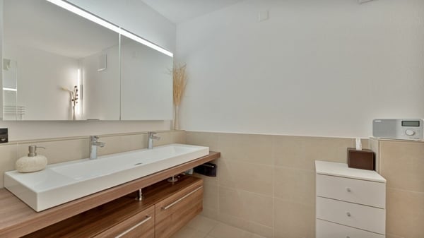 Traumhafte Panorama -und Seesicht mit eigenem Gartenanteil! 11