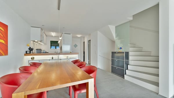 Traumhafte Panorama -und Seesicht mit eigenem Gartenanteil! 6