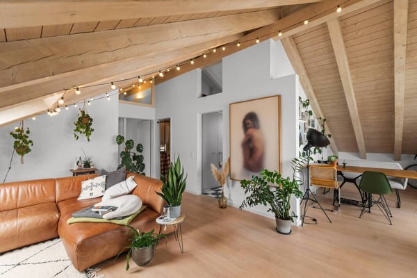 Charmante Dachwohnung an stadtnaher und sonniger Lage! 1