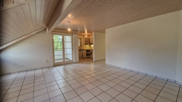 Schöne Dachwohnung mit Lift! 3