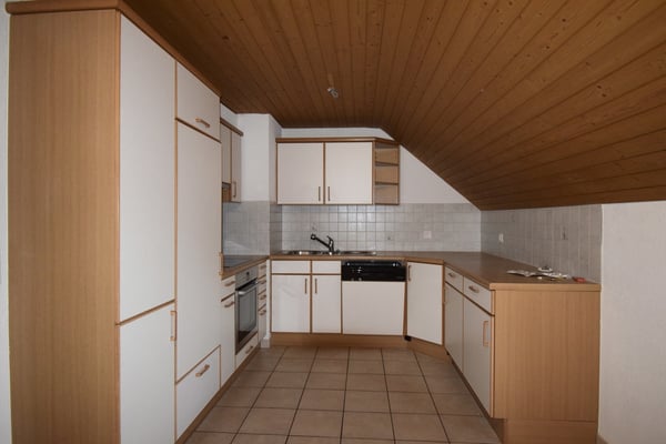 Idyllische Dachwohnung mit zwei Balkonen ! 3