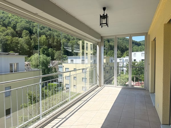 4.5-ZIMMERWOHNUNG MIT GROSSZÜGIGEM BALKON UND VIELSEITIGEN NEBENRÄUMEN 2