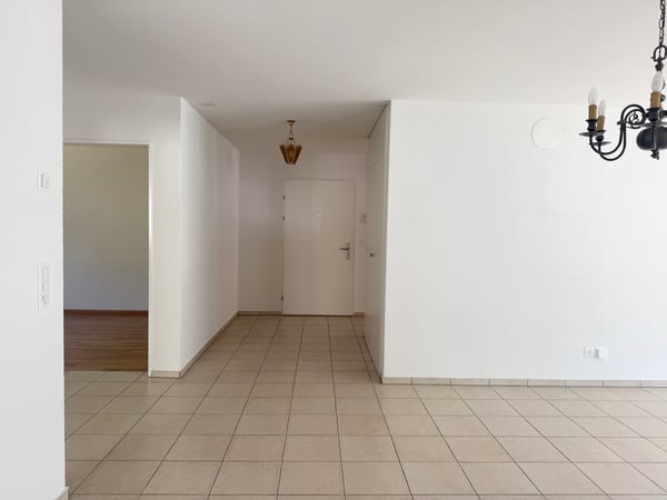 4.5-ZIMMERWOHNUNG MIT GROSSZÜGIGEM BALKON UND VIELSEITIGEN NEBENRÄUMEN 13