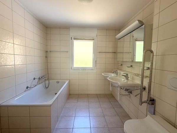 4.5-ZIMMERWOHNUNG MIT GROSSZÜGIGEM BALKON UND VIELSEITIGEN NEBENRÄUMEN 7