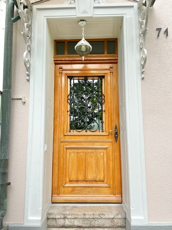 Basler Stadtvilla direkt am Rhein! 3