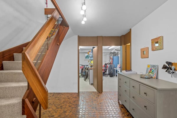 Familienfreundliches 7.5-Zimmer-Reihenhaus im STWE in Riehen! 13