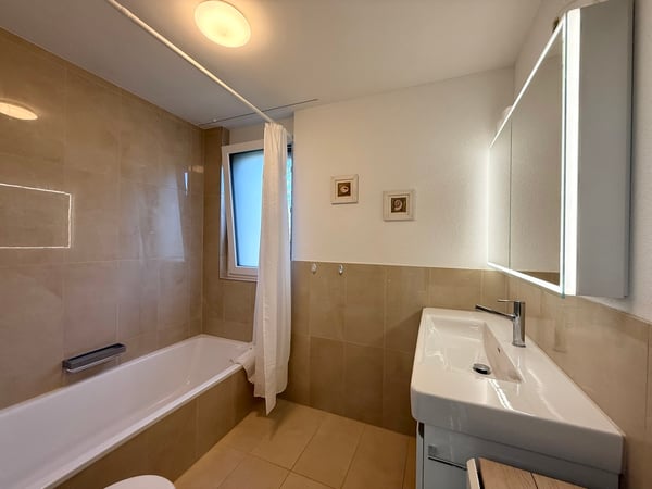 Neuwertiges Reiheneckhaus in Reinach! 7