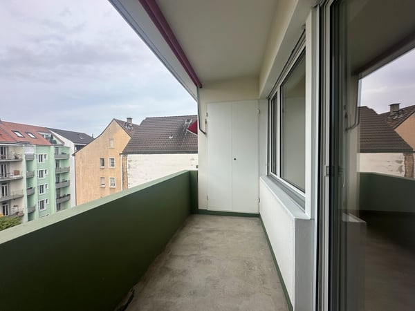 Helle 2.5 Zimmerwohnung mit Lift und Balkon 1