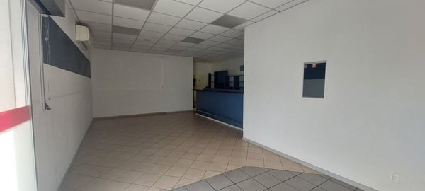 A LOUER - LOCAL COMMERCIAL / SHOP 2