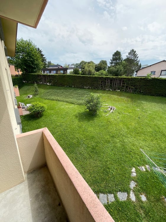 BEAU LOGEMENT AVEC CHEMINEE ET BALCON 8