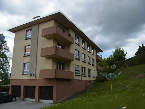 BEAU LOGEMENT AVEC CHEMINEE ET BALCON 7