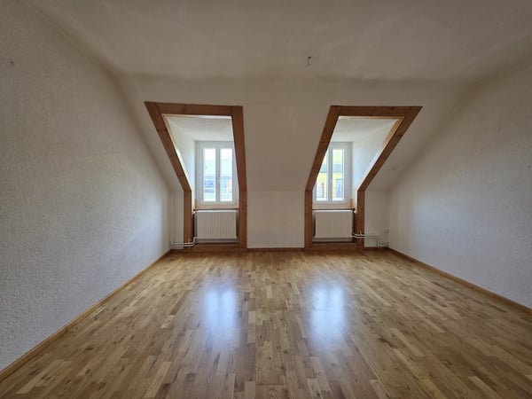 JOLI LOGEMENT MANSARDÉ À PROXIMITÉ DE TOUTES COMMODITÉS 1