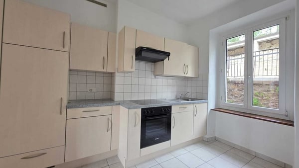 3 PIÉCES TOUT CONFORT AU REZ INF. 4