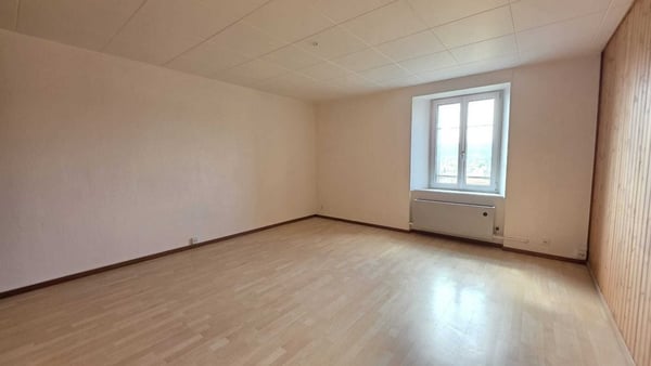BEAU LOGEMENT DANS QUARTIER CALME 6