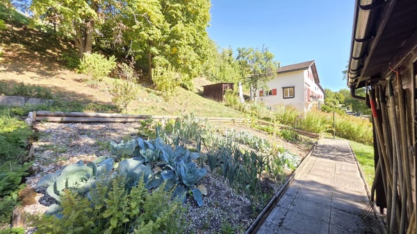 APPARTEMENT AVEC TERRASSE COMMUNE ET GARAGE 13