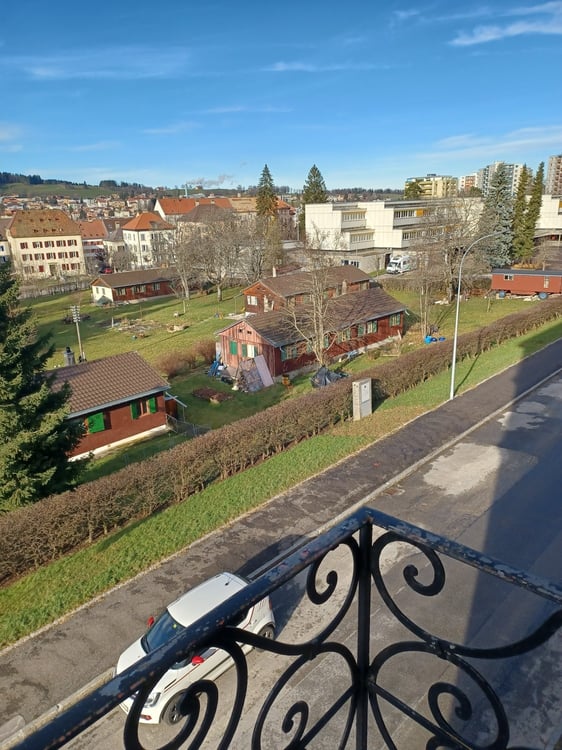 4.5 pièces tout confort dans quartier calme 13