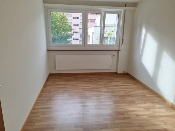 APPARTEMENT DE 3 PIECES AU REZ-DE-CHAUSSEE OUEST 4