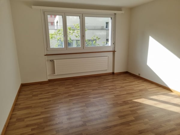 APPARTEMENT DE 3 PIECES AU REZ-DE-CHAUSSEE OUEST 2