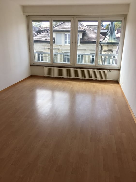 JOLI LOGEMENT AVEC BALCON 6