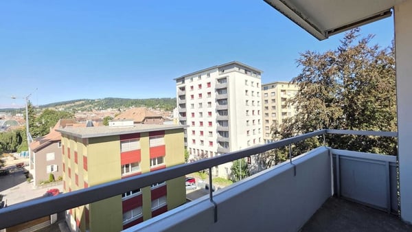LOGEMENT RENOVE AVEC BALCON 8