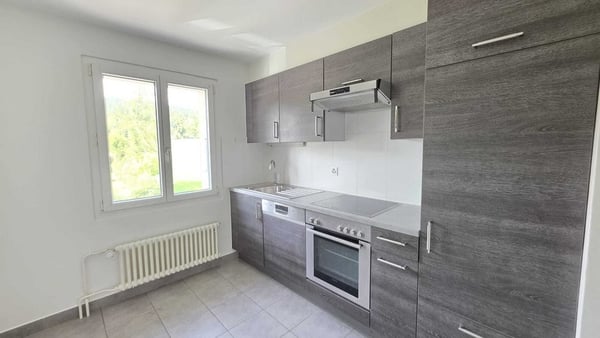 Joli appartement rénové avec balcon 2