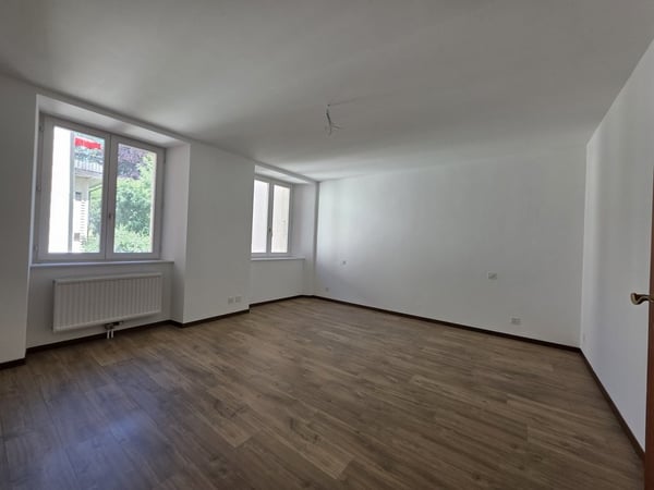 SPACIEUX 1 PIECES DE 130 M2 5