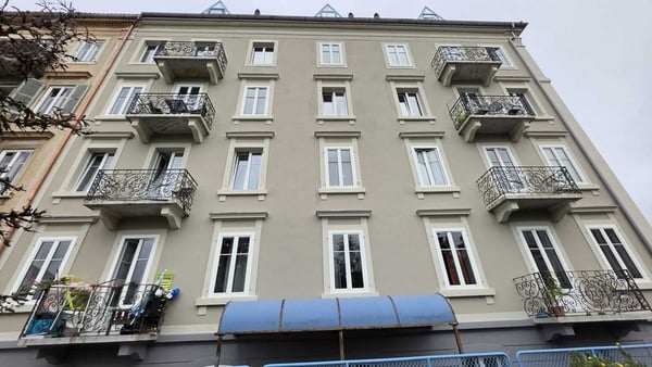 Appartement de 4 pièces en ville avec balcon 2