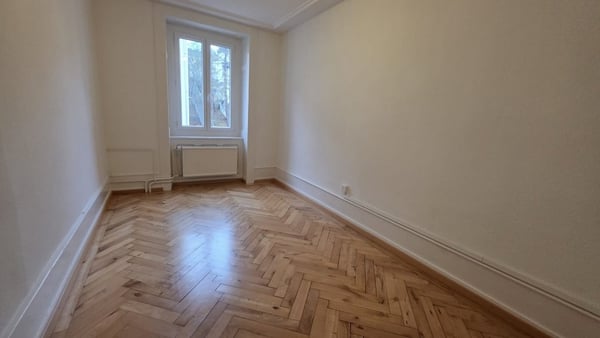 Joli logement à louer avec balcon 5