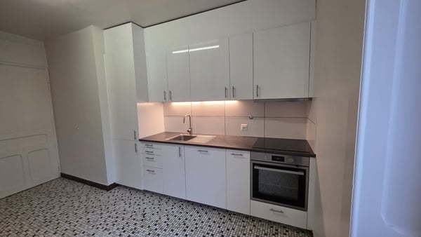 Joli logement à louer avec balcon 1