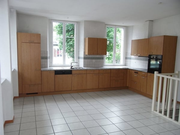 GRAND LOGEMENT A LOUER AVEC ACCES AU JARDIN COMMUN