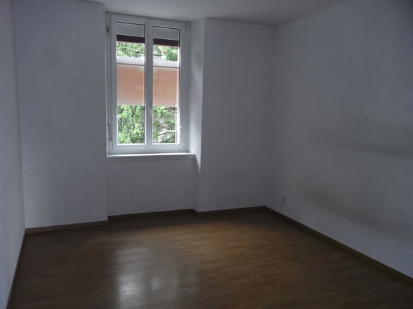 GRAND LOGEMENT A LOUER AVEC ACCES AU JARDIN COMMUN 8