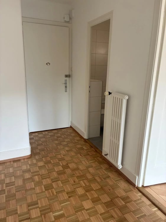 Bel appartement de 2 pièces entièrement rénové situé à Lausanne. 6