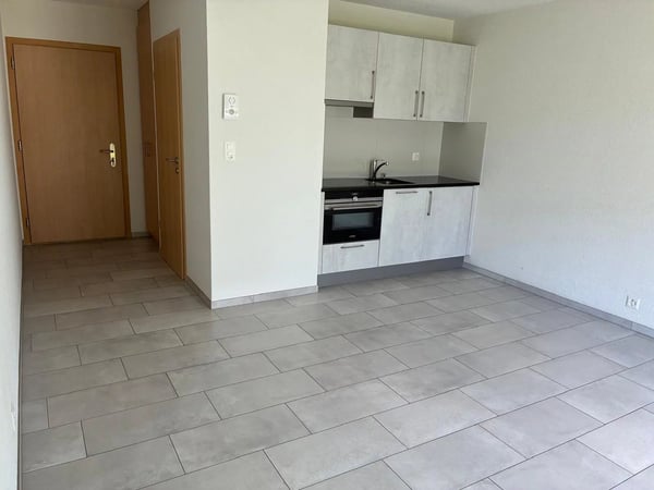 À louer : charmant studio au rez-de-chaussée avec terrasse. 2