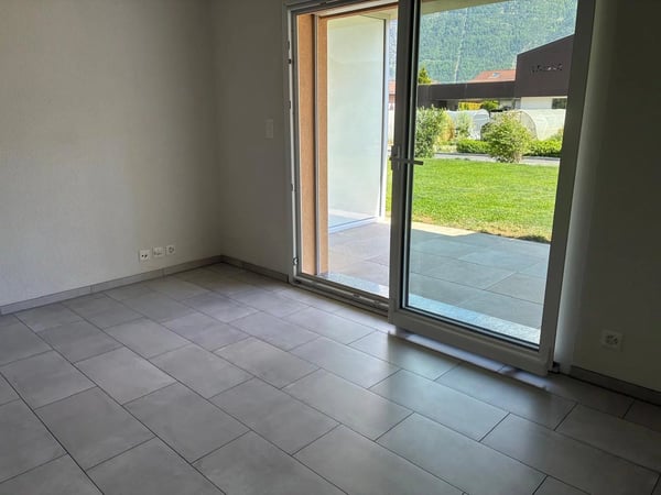 À louer : charmant studio au rez-de-chaussée avec terrasse. 3