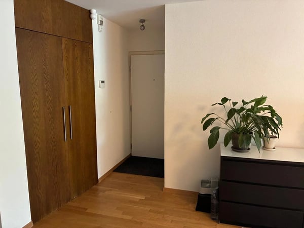 À louer : très bel appartement avec jardin privatif. Bail à durée déterminée de deux années. 8