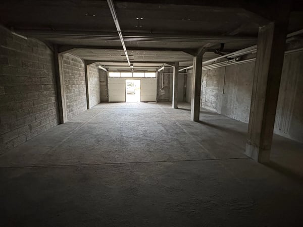 Grande surface brute de 106 m2 dans l'ancien arsenal à Bex 3