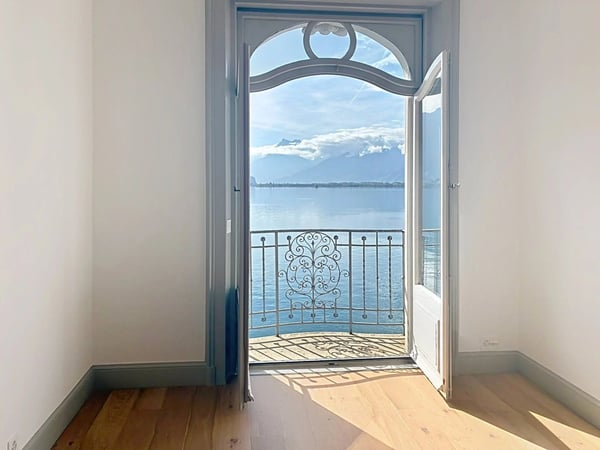 Exceptional, a life with feet in the water in the heart of Montreux 7