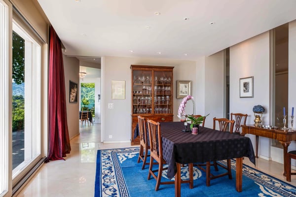 Propriété de Maître de 2 pièces avec piscine extérieure 7