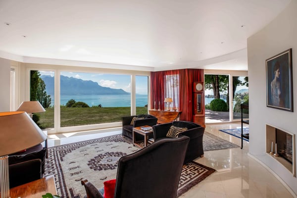 Propriété de Maître de 2 pièces avec piscine extérieure 5