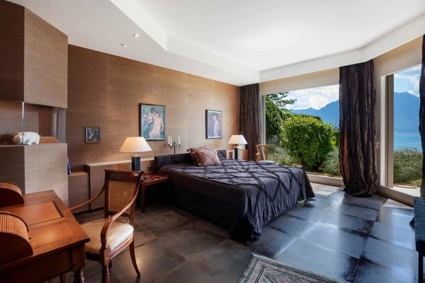 Propriété de Maître de 2 pièces avec piscine extérieure 10