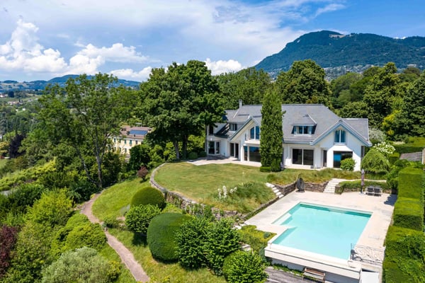 Propriété de Maître de 12 pièces avec piscine extérieure 2