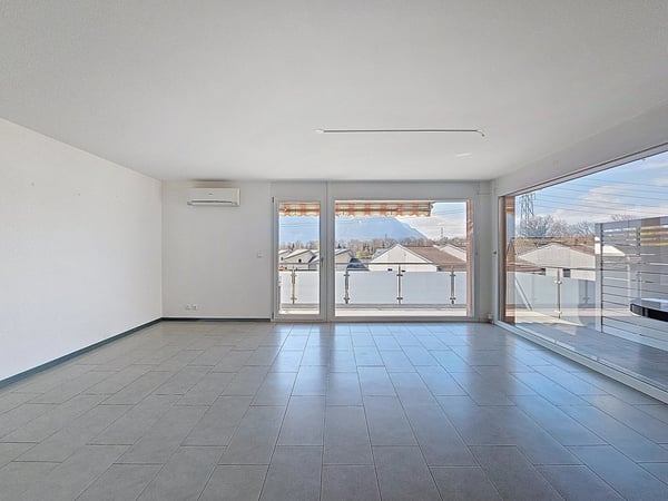 Très bel appartement au centre de Roche 6