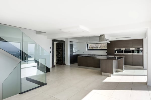 Propriété lumineuse avec piscine et vue panoramique 8